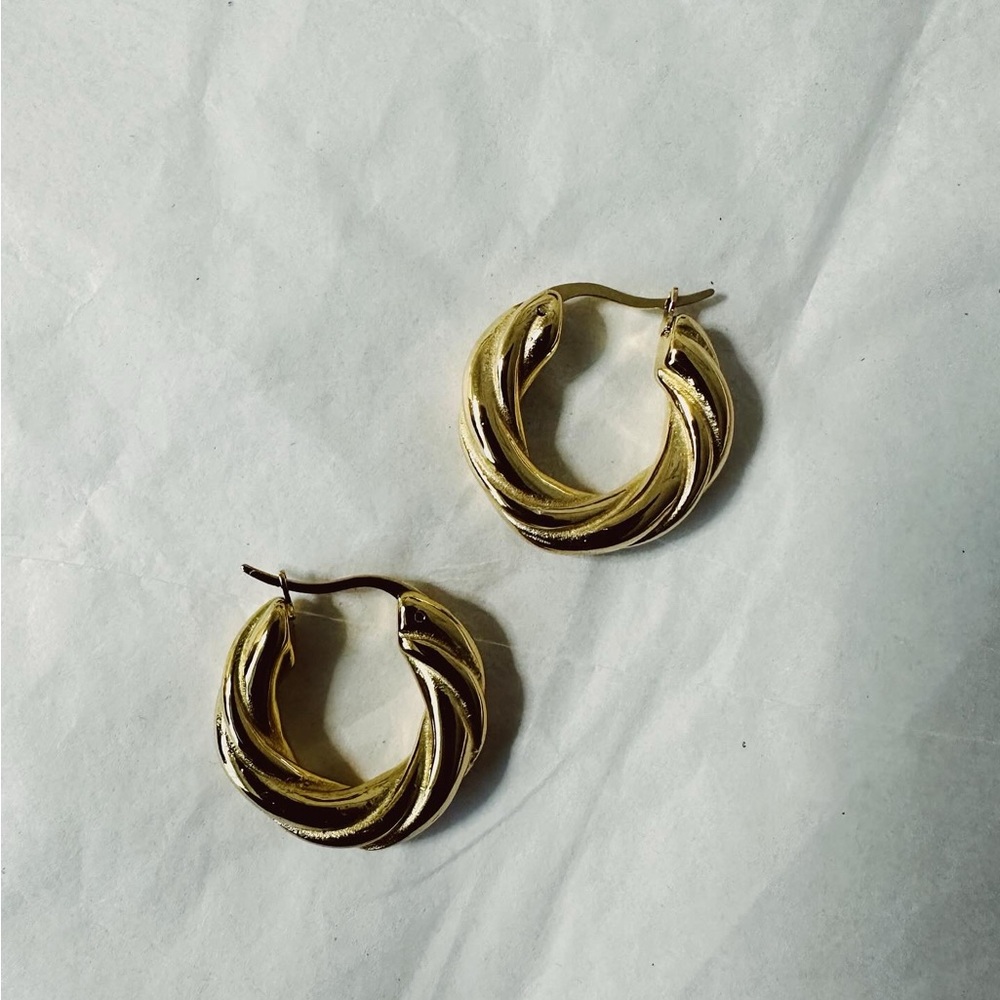 Gold Rope hoop earrings